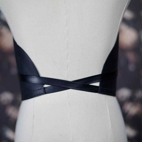 Dehanche Inspired Leather Corset Belt with Tie Straps - Picture 4 of 11